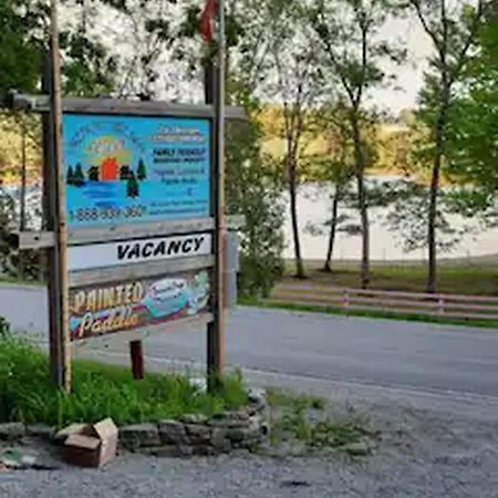 Lakefront Hideaway Resort Kawartha Lakes Luaran gambar