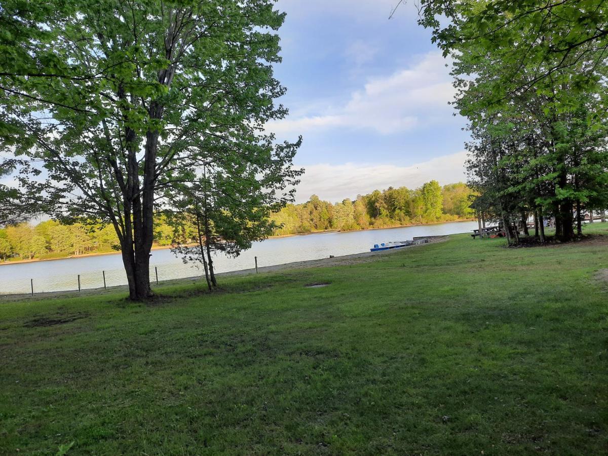 Lakefront Hideaway Resort Kawartha Lakes Luaran gambar