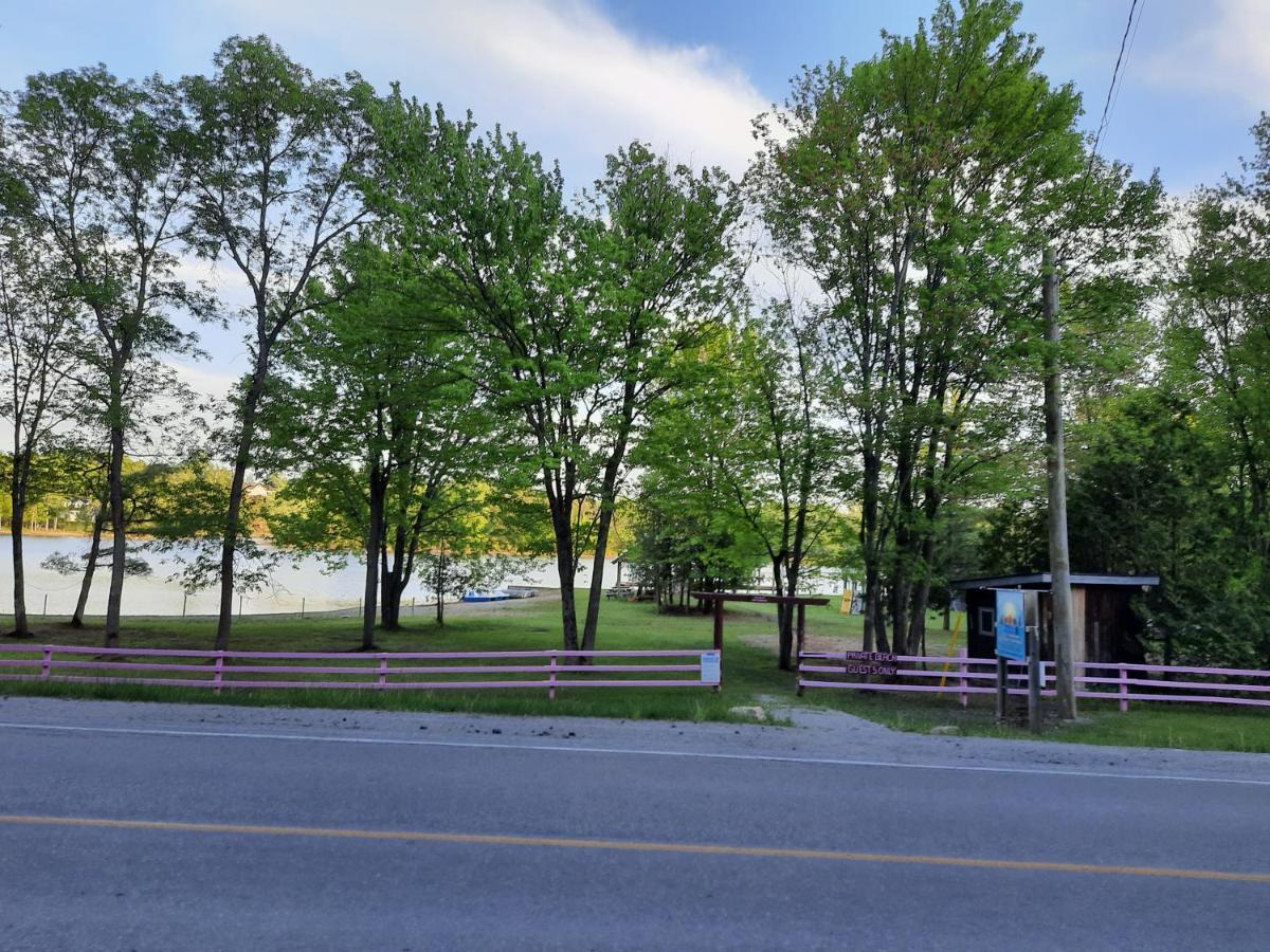 Lakefront Hideaway Resort Kawartha Lakes Luaran gambar