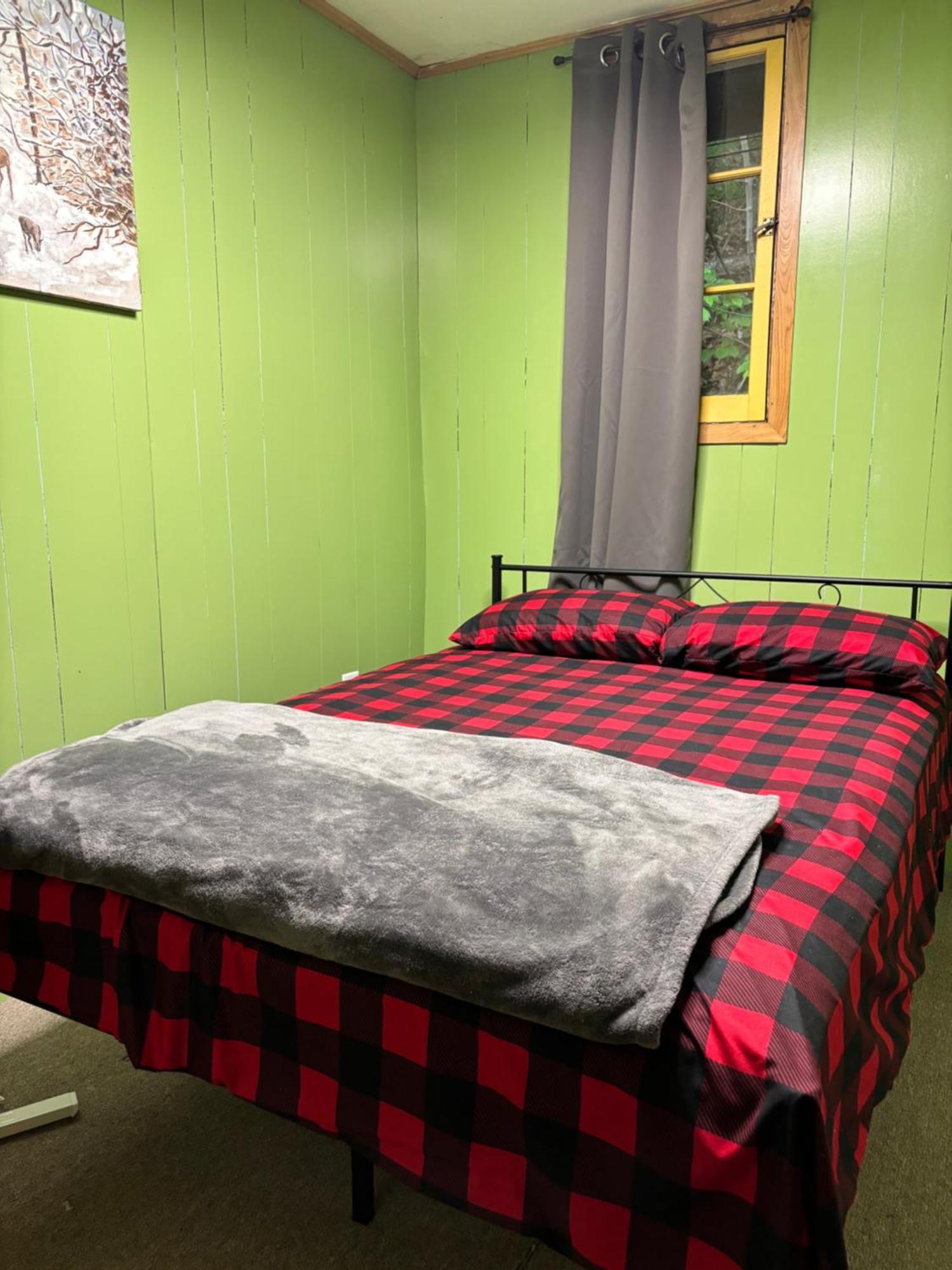 Lakefront Hideaway Resort Kawartha Lakes Bilik gambar