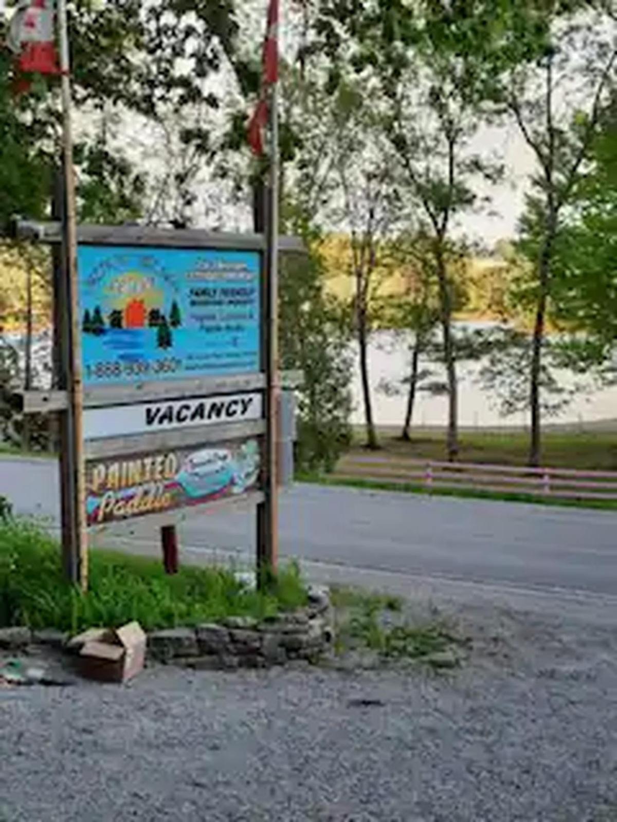 Lakefront Hideaway Resort Kawartha Lakes Luaran gambar